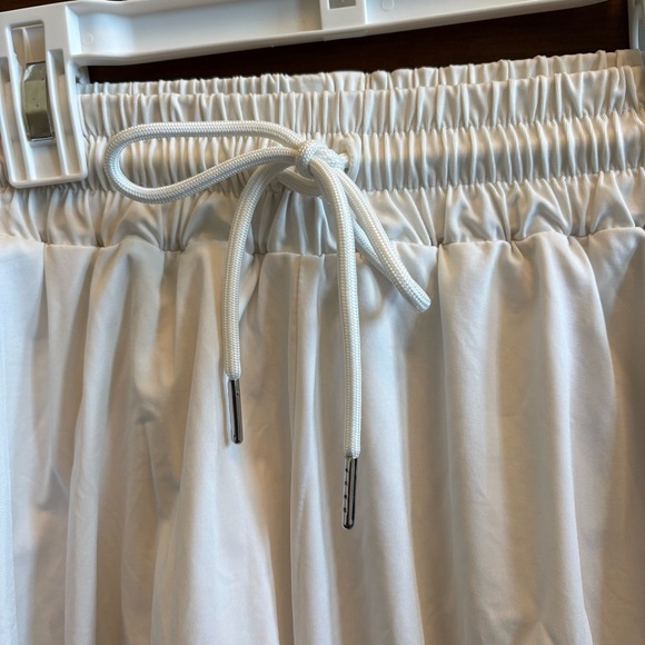 Love Tree Two In One White Drawstring Active Skort Small - Picture 3 of 6